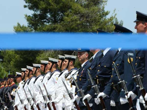 Προ των πυλών χιλιάδες μόνιμοι σε Πυροσβεστική, Λιμενικό και Αστυνομία