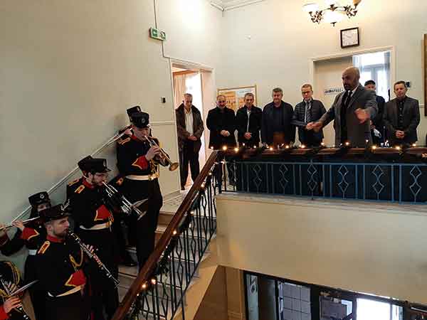 Τα κάλαντα από την Πανδώρα στο δήμαρχο Κοζάνης