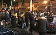 Διαμαρτυρία Ρομά έξω από το αστυνομικό τμήμα Πτολεμαΐδας για τον 16χρονο