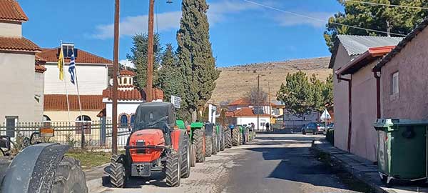 Δεκάδες τρακτέρ και αγροτικά μηχανήματα στις πλατείες Μεσόβουνου, Κομνηνών, Μηλοχωρίου, Μανιακίου, Βεγόρας, Πελαργού, Φαραγγίου, Φιλώτα και Αντιγόνου