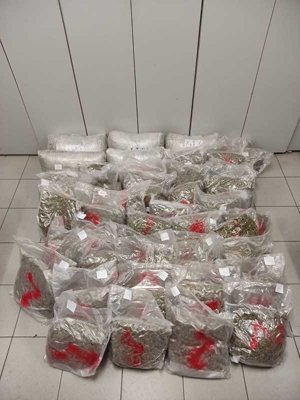 Συνελήφθησαν από αστυνομικούς της Διεύθυνσης Αστυνομίας Φλώρινας 2 άτομα για διακίνηση μεγάλης ποσότητας ακατέργαστης κάνναβης σε περιοχές της Φλώρινας