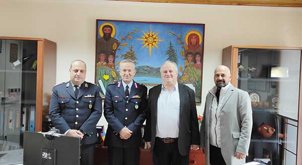 Εθιμοτυπική επίσκεψη του Γενικού Περιφερειακού Αστυνομικού Δ/ντή Δ. Μακεδονίας Σπ. Διόγκαρη στο Δήμαρχο Πρεσπών Π. Πασχαλίδη