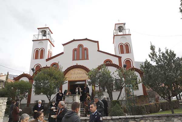 Με τη συμμετοχή κληρικών και λαϊκών πραγματοποιήθηκε (23 Ιαν.) η Ι. Πανήγυρη στον Άγιο Διονύσιο εν Ολύμπω στο Βελβεντό, της Ι.Μ. Σερβίων και Κοζάνης