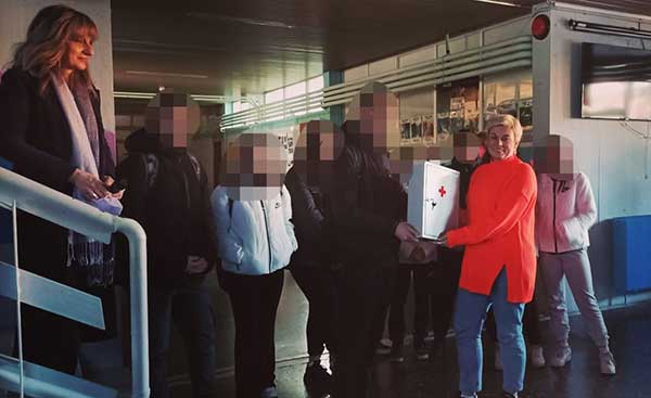 Tο 3ο Γυμνάσιο Κοζάνης εξόπλισε πλήρως το φαρμακείο του Ξενώνα Φιλοξενίας Κακοποιημένων Γυναικών Δήμου Κοζάνης και προσέφερε τρόφιμα