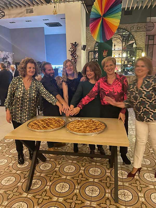 Ο Λαογραφικός Όμιλος Κοζάνης “Φίλοι της Παράδοσης” έκοψε την παραδοσιακή βασιλόπιτα