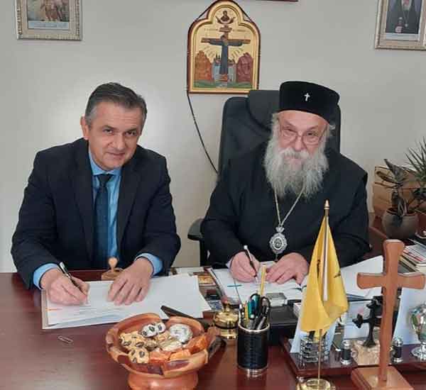 Υπογραφή σύμβασης για τη συντήρηση και ανάδειξη εκκλησιών σε 19 ενορίες της Π.Ε. Γρεβενών