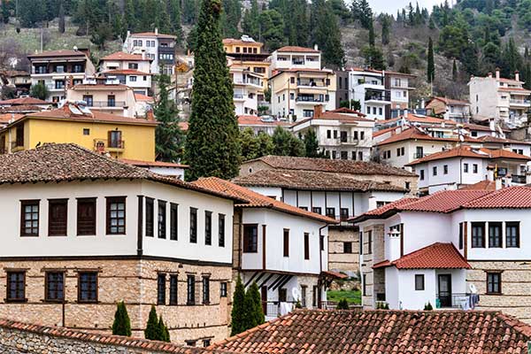 Αποστολή στην Καστοριά -Ντολτσό: H παραδοσιακή συνοικία με τα μακεδονίτικα αρχοντικά