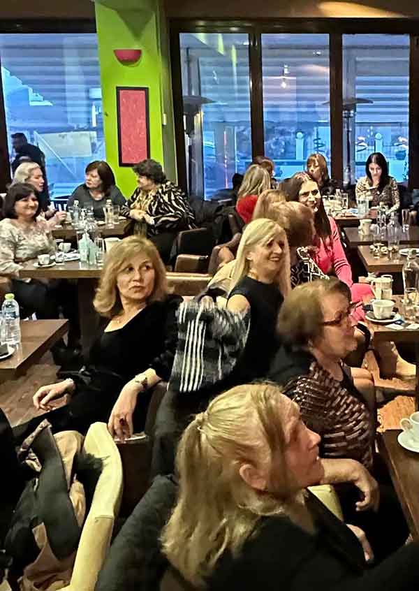 Oι Μικροβαλτινές της Κοζάνης έκοψαν τη Βασιλόπιτά τους