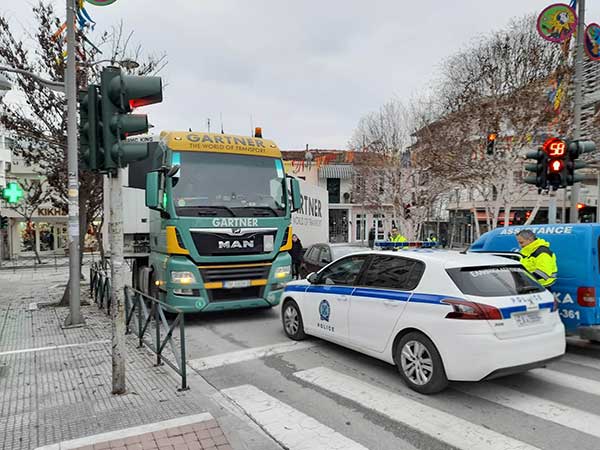 Κλειστό προσωρινά το ένα ρεύμα της πλατείας 28ης Οκτωβρίου – Nταλίκα στο κέντρο της Κοζάνης