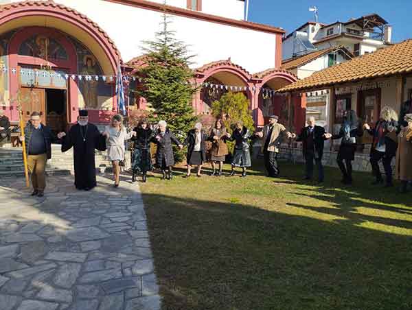 Ο κυκλικός παραδοσιακός χορός των Θεοφανείων 2023, στον Άγιο Διονύσιο εν Ολύμπω στο Βελβεντό, της Ιεράς Μητροπόλεως Σερβίων και Κοζάνης – Tου παπαδάσκαλου Κωνσταντίνου Ι. Κώστα