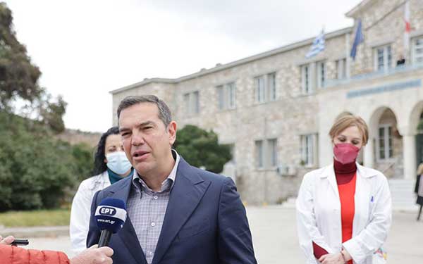 Τσίπρας στο Παίδων Πεντέλης: Δεν είναι δυνατόν να μεταφέρουν ένα παιδί από τα Γρεβενά στο Ρίο για μία ΜΕΘ