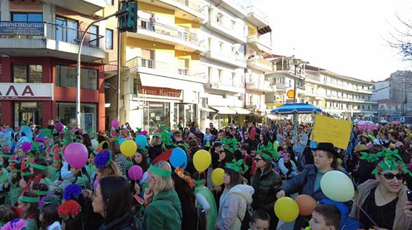 Αποκριά στα Γρεβενά: Με μεγάλη επιτυχία η παρέλαση των «Μικρών Μασκαράδων»