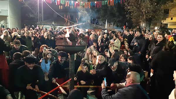 Το αδιαχώρητο στο Φανό Αλώνια