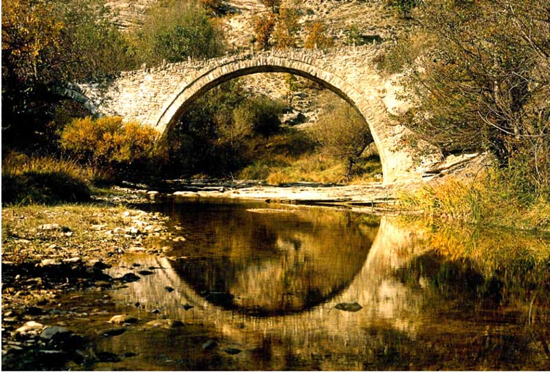 4 πέτρινα γεφύρια στο Βόιο Κοζάνης, που πρέπει οπωσδήποτε να επισκεφτείτε!