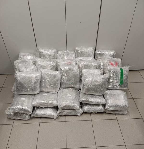Συνελήφθησαν δύο άτομα για διακίνηση μεγάλης ποσότητας ακατέργαστης κάνναβης, βάρους -55- κιλών και -649- γραμμαρίων