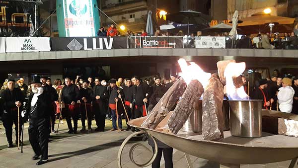 Ο Φανός Λάκκος τ΄Μάγγαν στην κεντρική πλατεία Κοζάνης