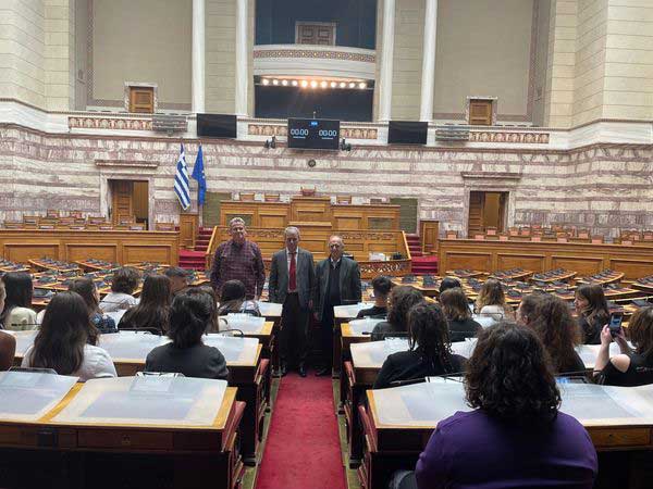 Οι μαθητές του Καλλιτεχνικού Σχολείου Κοζάνης στη Βουλή