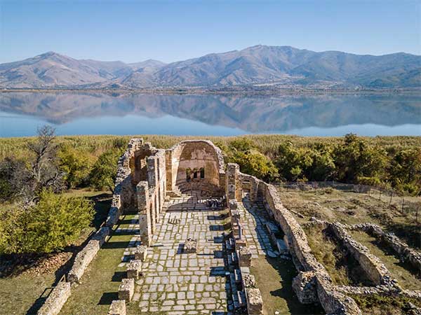 Εκδρομή στις Πρέσπες -Σαγηνευτική φυσική ομορφιά και παραδοσιακά πετρόκτιστα χωριά