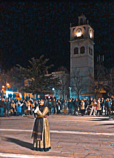Η γυναίκα πρωτοτραγουδίστρια του Φανού «Αριστοτέλη» 2023-Γράφει η Κορίνα Χατζηπαναγιωτίδου