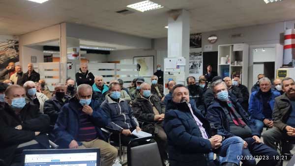 Μεγάλη η συμμετοχή των συνταξιούχων στην ενημερωτική συγκέντρωση για τα μισθολογικά και φορολογικά