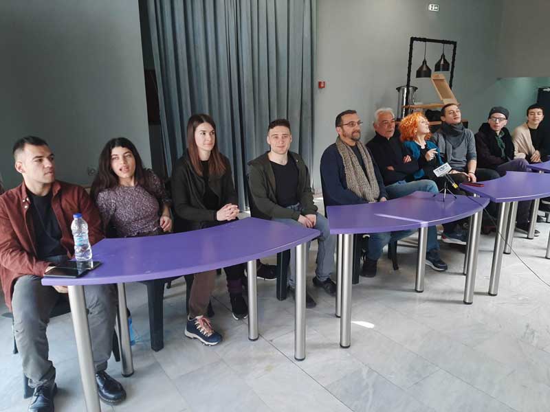 Στην Κοζάνη οι μαθητές κάνουν τηλεκπαίδευση, οι μαθητές από το Βόιο πήγαν θέατρο στην Αίθουσα Τέχνης