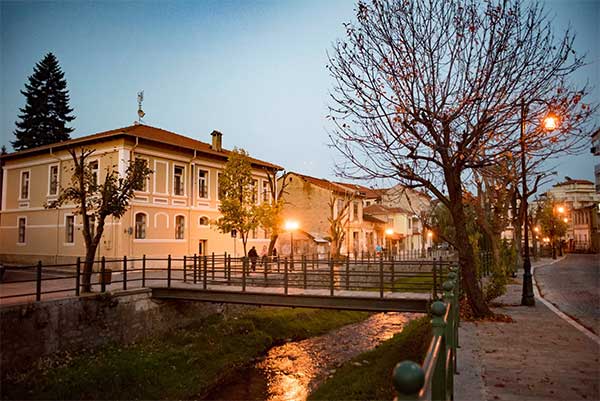 Οι ομορφιές της Φλώρινας: Γραφικά χωριά, υπέροχες λίμνες και μοναδικά μονοπάτια