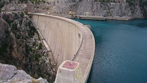 ΔΕΗ: Πράσινο φως από τη ΡΑΕ για μπαταρίες νερού στα παλιά ορυχεία