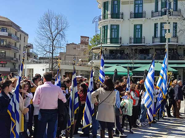 Κοζάνη: Απότιση φόρου τιμής από μαθητές, προσκόπους και οδηγούς ενόψει του εορτασμού της εθνικής επετείου 25ης Μαρτίου 1821