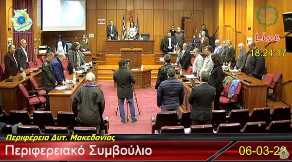 Ενός λεπτού σιγή στο Περιφερειακό Συμβούλιο για τους αδικοχαμένους των Τεμπών – Ψήφισμα μνήμης και συμπαράστασης