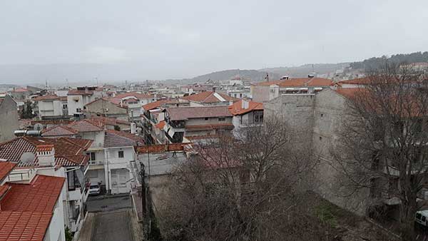 Ξαφνική παγωμένη βροχή και χιονόνερο στην Κοζάνη – Δριμύ ψύχος