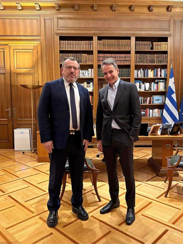Ο Χρόνης Ακριτίδης με τον πρωθυπουργό Κυριάκο Μητσοτάκη