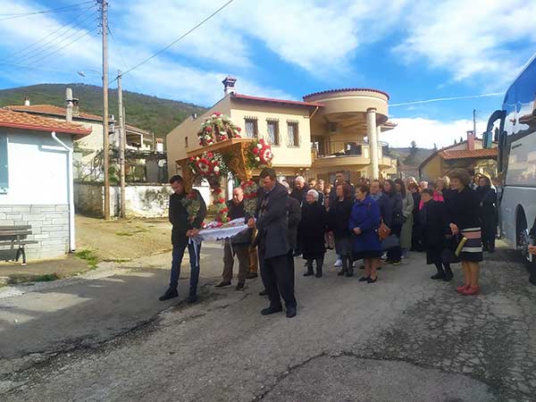 H περιφορά του Επιταφίου στην ενορία του Αγίου Νικάνορα Εράτυρας