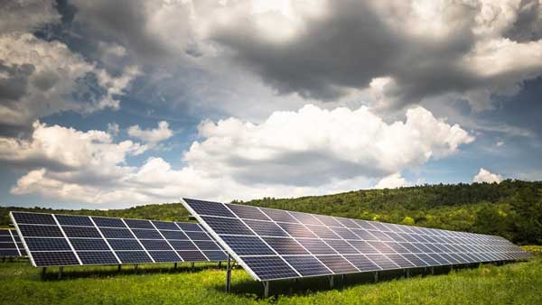 ΗΗELlNiQ ENERGY εξαγόρασε από τη LIGHTSOURCE RENEWABLE ENERGY GREECE HOLDINGS (UK) LIMITE φωτοβολταϊκά πάρκα στην Κοζάνη