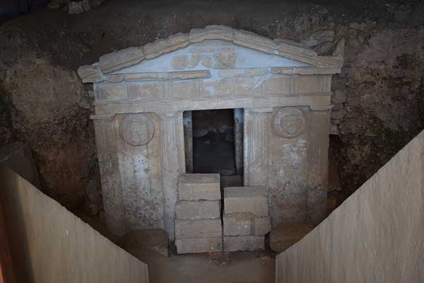 Επισκέψιμος ο Μακεδονικός τάφος σπηλιάς το Σάββατο