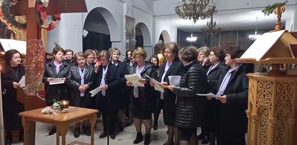 Το μοιρολόι της Παναγίας στον Κρόκο Κοζάνης την Μ. Πέμπτη, από τις γυναίκες της Βυζαντινής χορωδίας Κρόκου