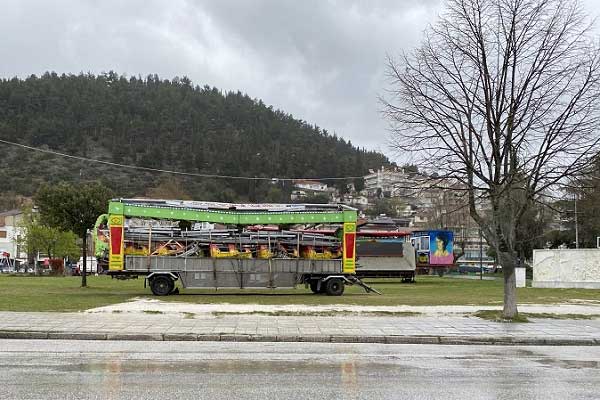 Καστοριά: Στήνεται το Νυφοπάζαρο