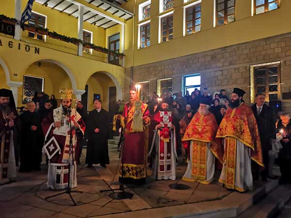 Σιάτιστα – Η Συνάντηση των Επιταφίων (Βίντεο)