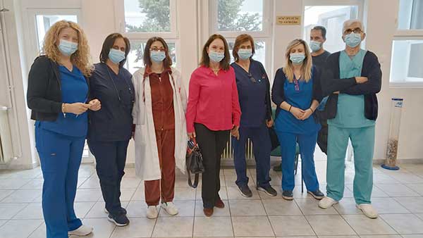 Καλλιόπη Βέττα: Επίσκεψη στο Κέντρο Υγείας Σερβίων και κατάθεση κοινοβουλευτικής ερώτησης για ενίσχυση του ΕΚΑΒ στην περιοχή