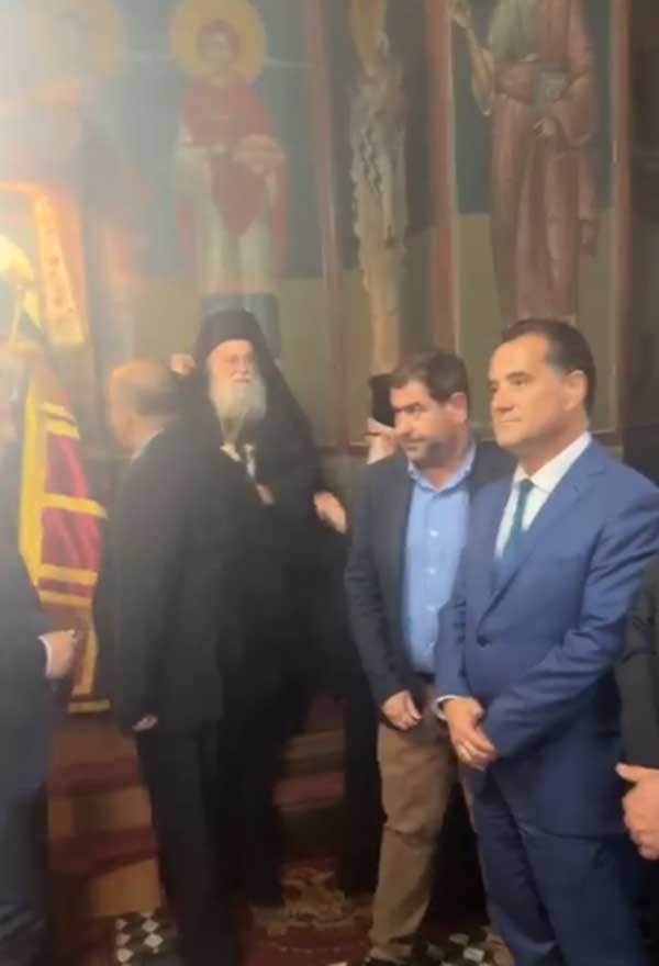 Ο Άδωνις Γεωργιάδης στη λιτάνευση της εικόνας του Αγίου Αχιλλείου στα Γρεβενά