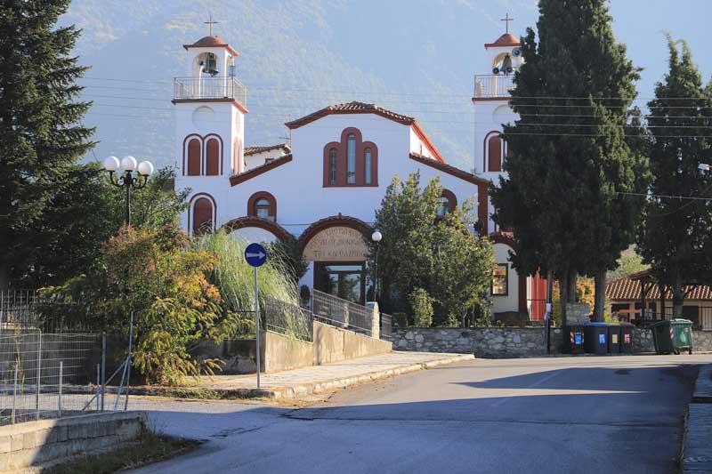 Αρχιερατική θεία λειτουργία και χειροτονία διακόνου στον Άγιο Διονύσιο Βελβεντού την Πέμπτη 25/5