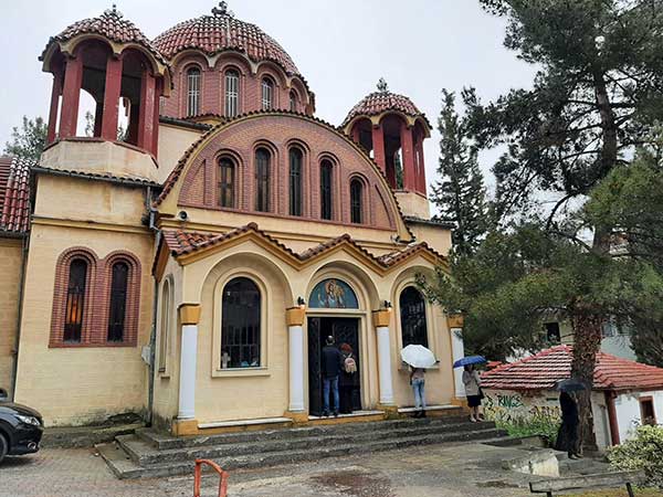Πανηγυρίζει το εκκλησάκι του Αγίου Χριστόφορου στην Κοζάνη-Προστάτης των ΚΤΕΛ, των ταξί, των κομμωτών