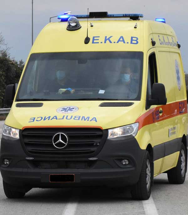 Διακομιδή στην Θεσσαλονίκη 60χρονου διασωληνωμένου από τα Σέρβια Κοζάνης