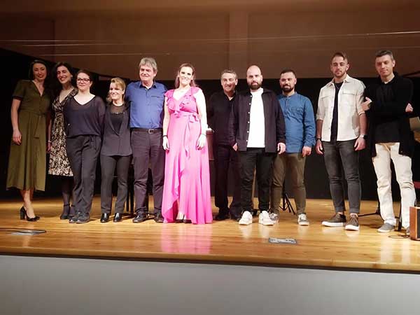Μια συναυλία προς τιμήν της γιορτής της μητέρας παρουσίασαν οι καθηγητές του Δημοτικού ωδείου Σερβίων