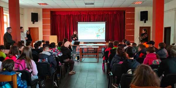 Επίσκεψη μαθητών του Δημοτικού Σχολείου Γαλατινής στην Δομή Ασυνόδευτων Ανηλίκων Προσφύγων Πενταλόφου Δήμου Βοΐου