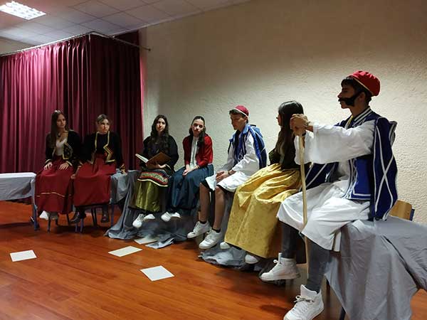Θεατρική αναδρομή σε εικόνες του ελληνικού σχολείου από το Καλλιτεχνικό Σχολείο Κοζάνης