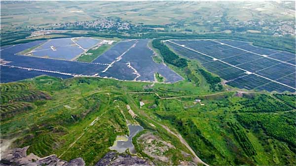 Αεροφωτογραφία από το τεράστιο φωτοβολταϊκό πάρκο της ΔΕΗ Ανανεώσιμες στην Πτολεμαΐδα