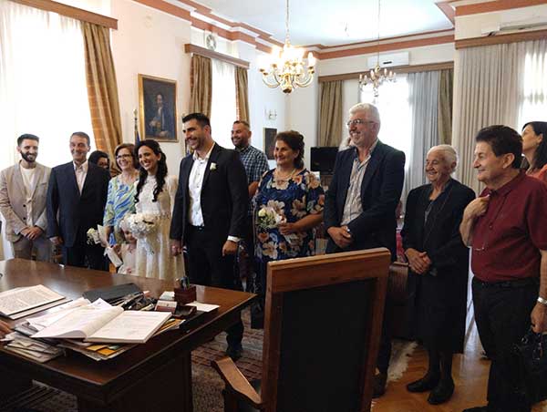 Σήμερα γάμος έγινε….