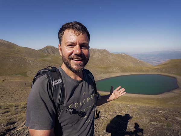 H εκπομπή Happy Traveller στον Γράμμο  (Νέα Κοτύλη, Νεστόριο, Γράμμουστα, λίμνη Γκιστόβα, κορυφή Γράμμου)