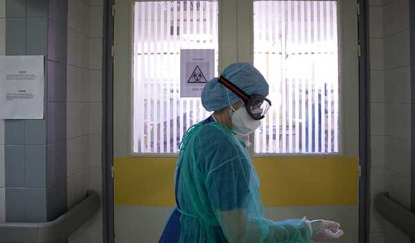 Κοροναϊός: Καταργούνται τα rapid test και η υποχρεωτική μάσκα στα νοσοκομεία