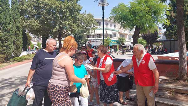 Το Π.Τ. του Ελληνικού Ερυθρού Σταυρού Πτολεμαΐδας ενημέρωσε και “δρόσισε” τους πολίτες!